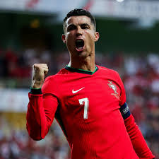 Ronaldo Ataca a los Aficionados Racistas del Sevilla…