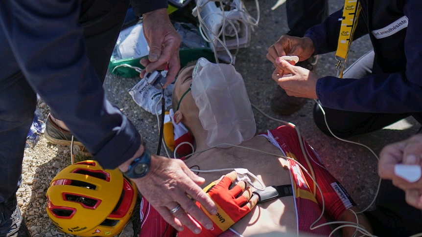 Tobias Johannessen Collapses After Tour de France Stage 16: A Harrowing Incident amidst the Grandeur of the Race**